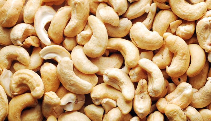 From heart health to weight loss to gorgeous hair: Incredible benefits of cashew nut From heart health to weight loss to gorgeous hair: Incredible benefits of cashew nut