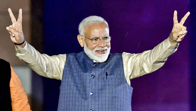 PM Modi calls for uniting Kashmir through hugs