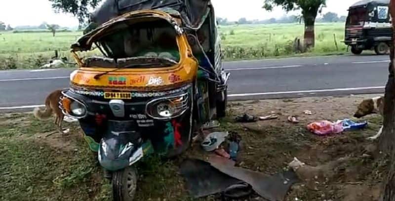 3 Died in road accident in lalitpur Uttar Pradesh