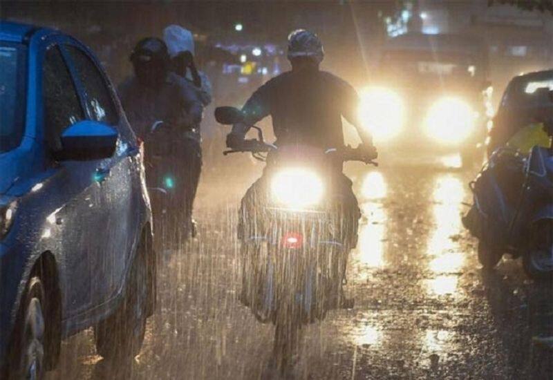 heavy rain in 5 districts and mild rain expecting  in chennai