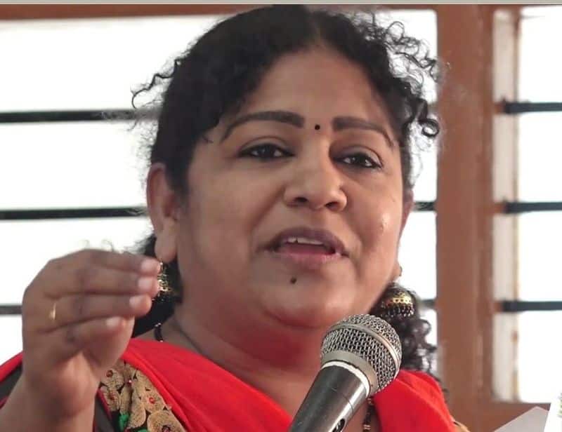 professor and activist sundaravalli directly attacked naam thamizhar party chief coordinator seeman