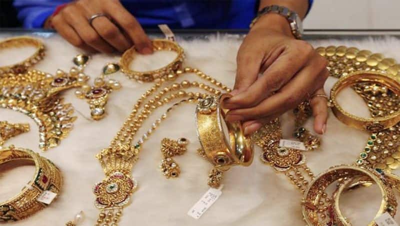 gold rate down as on 1 oct 2019