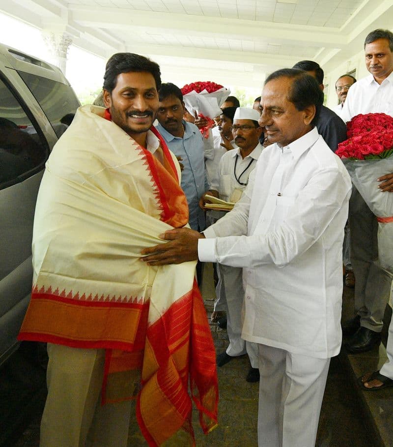 Telugu states cm's meeting continue in pragathi bhavan