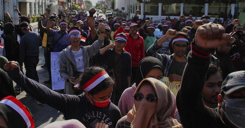 indonesian people protest against government for new bill  ragarding sexsuval contact