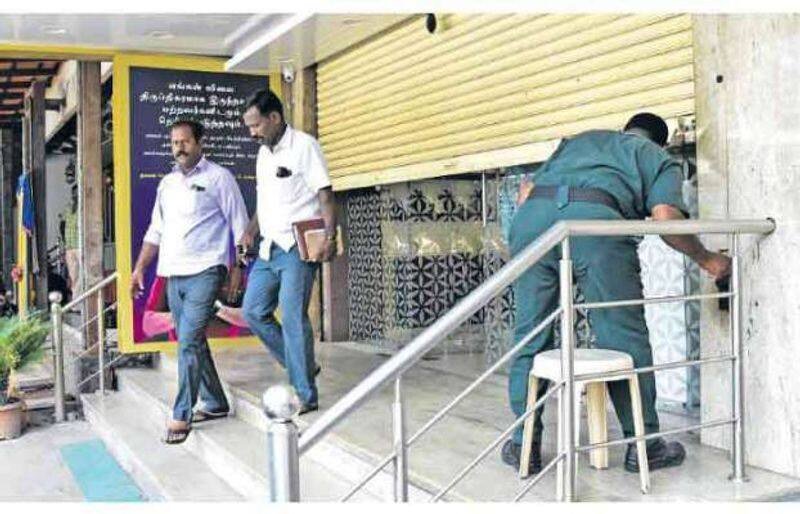 lalitha jewellers  thief arrest