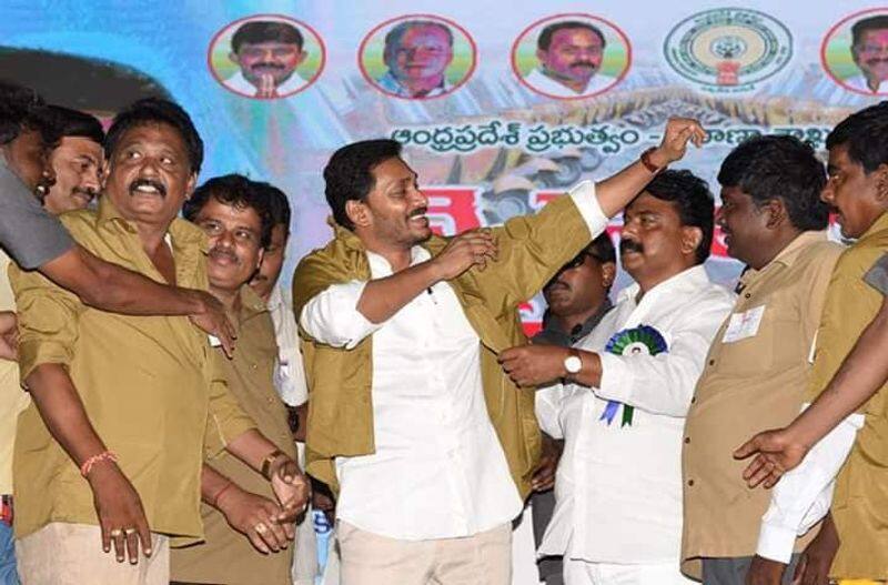 ap government changes some rules  on ysr vahanamithra scheme