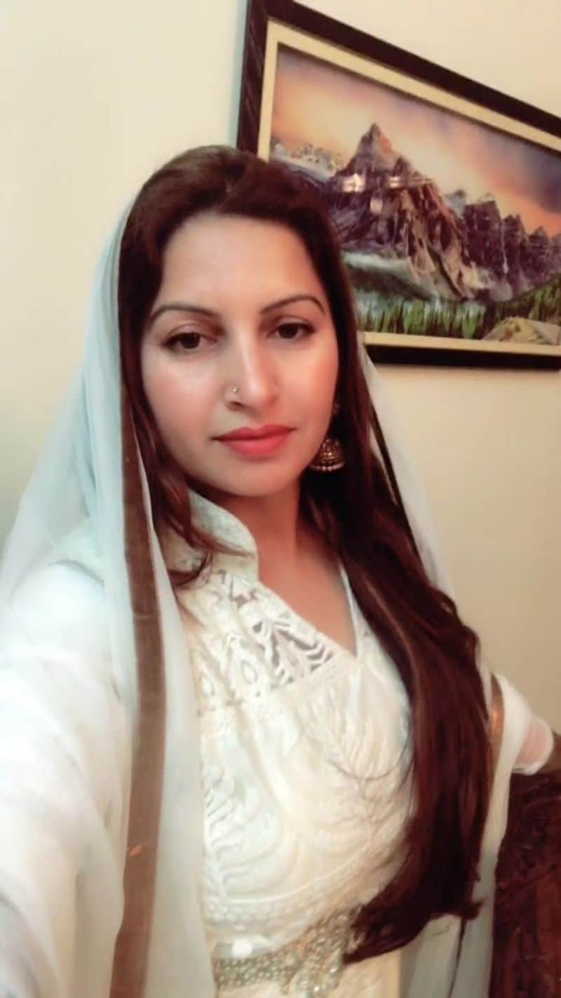 sonali phogat 10th pass only know assest and tik tok video