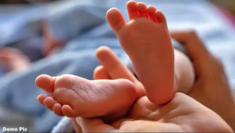 doctors and nurse saved a newborn baby in icu