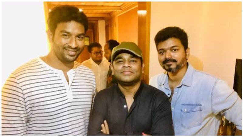 lyricist  vivek attacked by ajith fans
