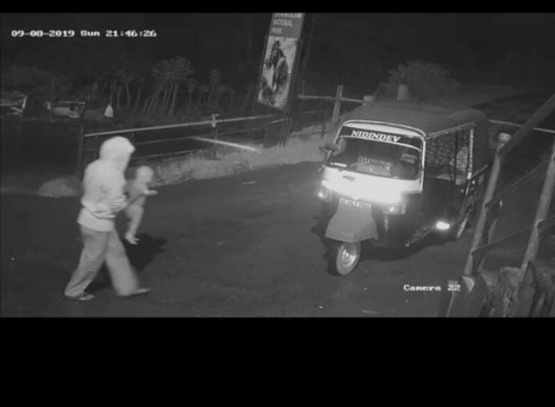 the kid fell at road in munnar rajamala was rescued by this auto driver cctv visuals out