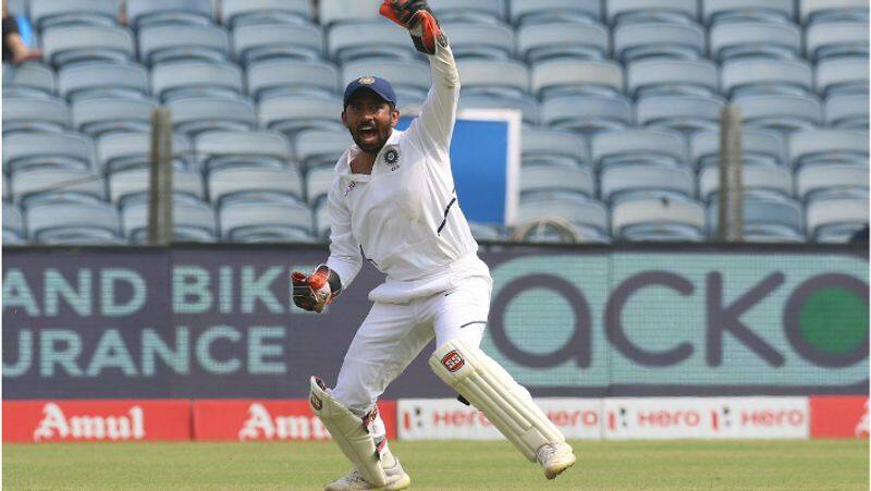 wriddhiman saha 2 amazing catch against south africa in second innings of second test