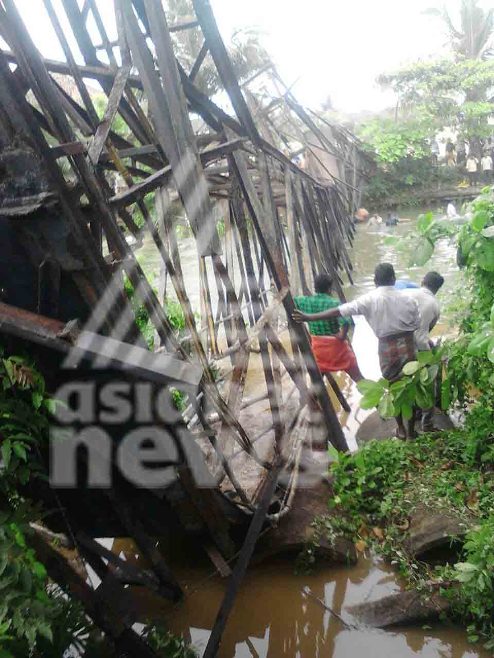 one killed in bridge acident in kollam