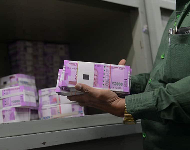 Why is the circulation of 2000 rupee notes low? Shock information central government