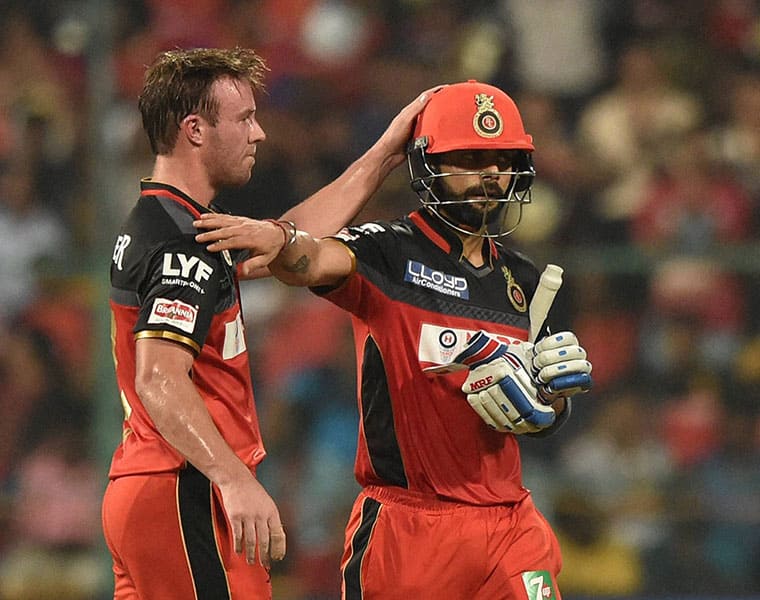 royal challengers bangalore released 10 players including mccullum