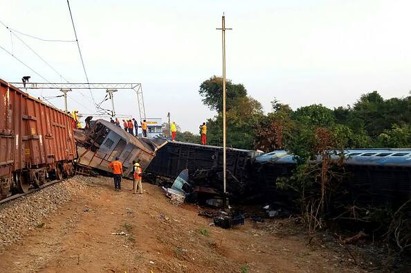 36 killed as Jagdalpur Bhubaneswar Hirakhand Express  derails foul play suspected