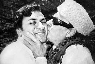 tn political kiss