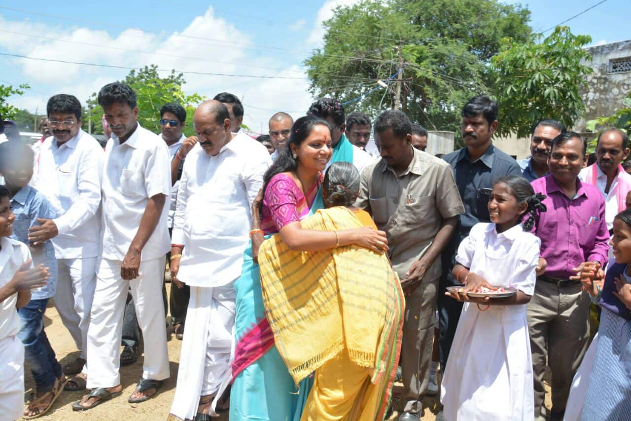 mp kavita gets blessing from grand old lady from nizamabad village