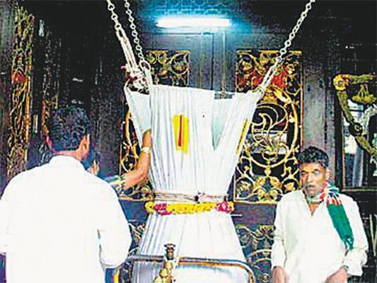 130 kg gold was given by devotees in tirupathi