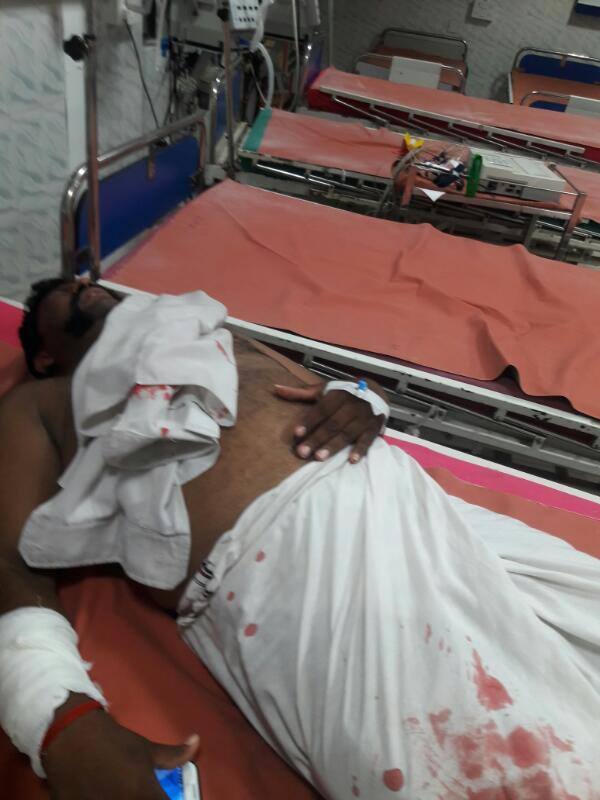 sasikala supporter-attacked-ops-supporter-in-rk-nagar