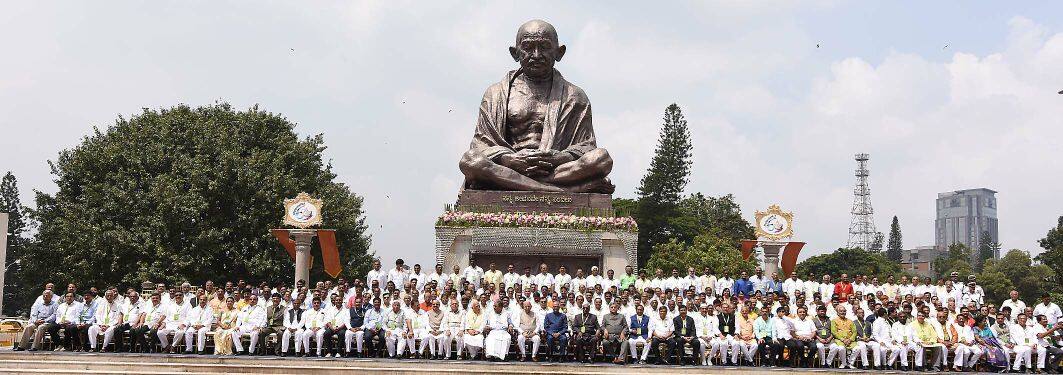 vidhana soudha diamond jubilee celebration controversies president Ram Nath Kovind cnr rao