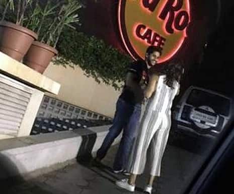 Viral! Picture of Naga Chaitanya and Samantha clicked outside a cafe