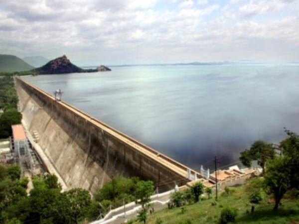 mettur dam water flow increased