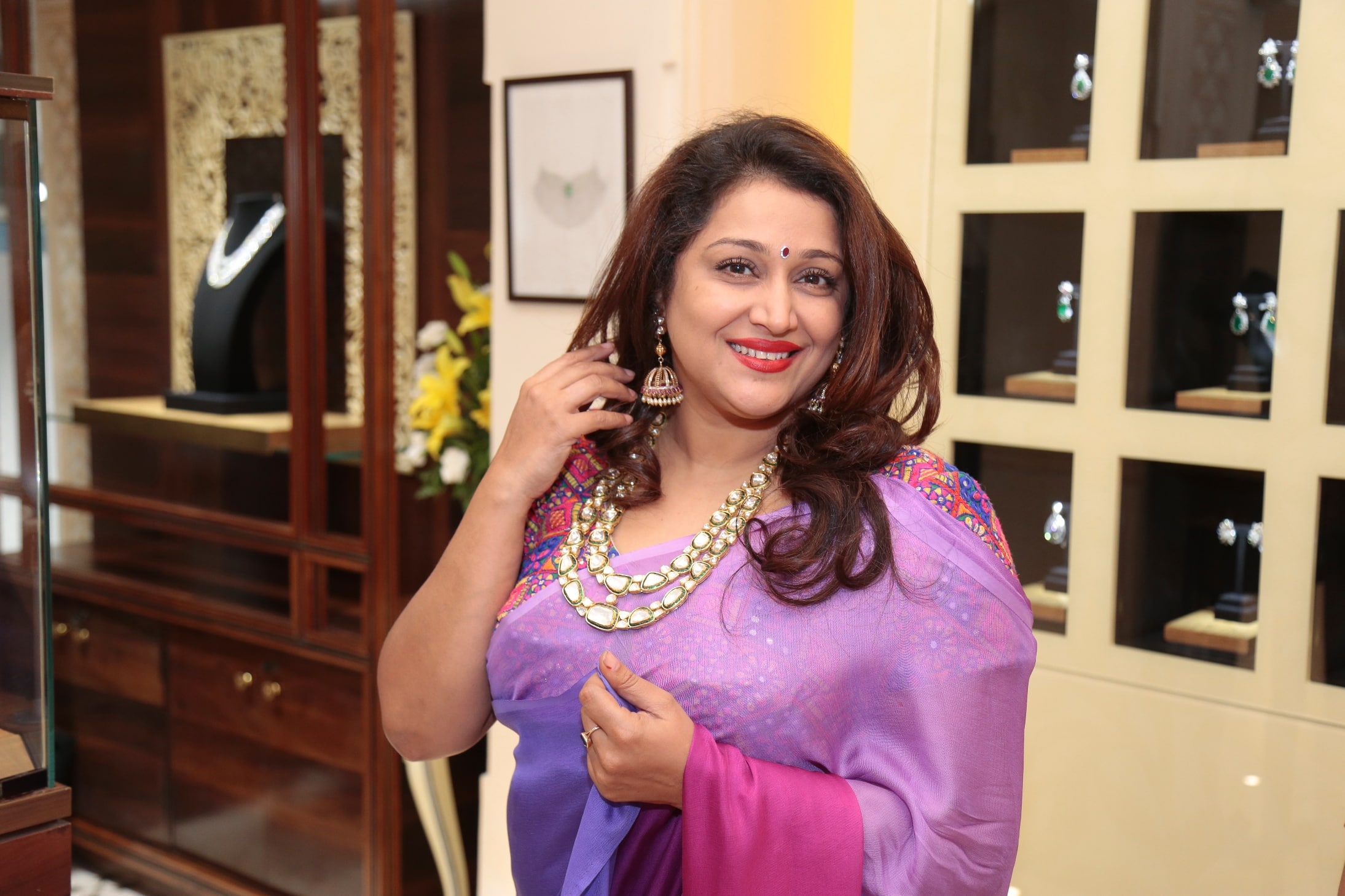 halli mestru actress bindiya in delhi
