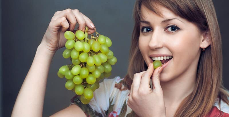 Add grapes to your Diet for a good skin