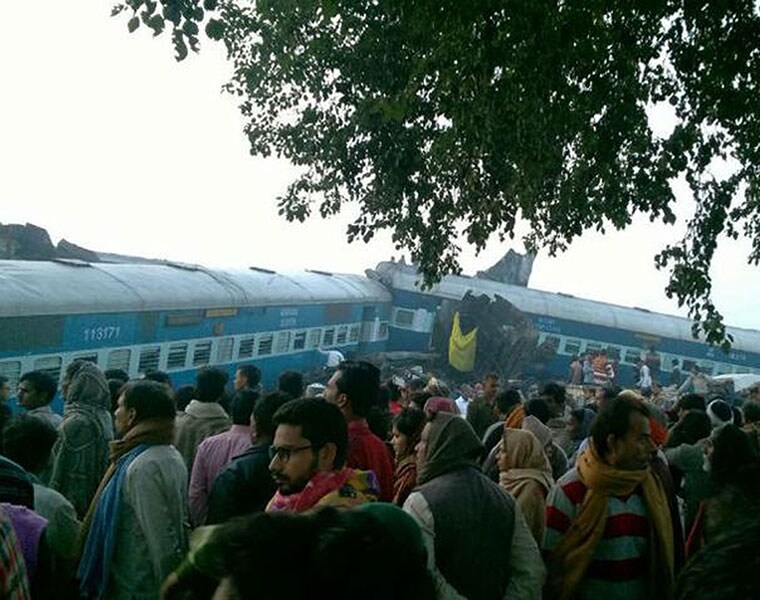 30 killed 150 injured as Indore Patna express train derails