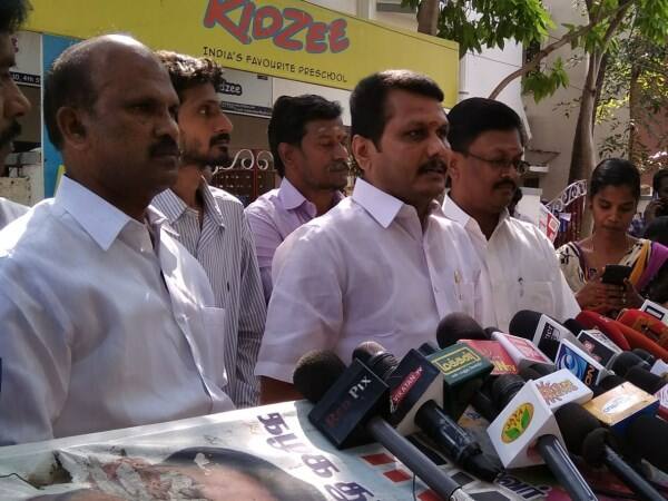 senthil balaji join dmk with six disqualified mlas