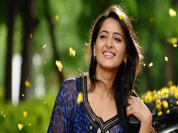 anushka to act as a blind