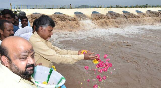 Jagan exposes the truth about pattiseema water that flowed into sea