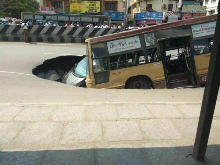 crack in-anna-salai-due-to-metro-works
