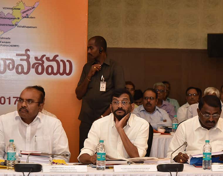 Naidu completes one side batting in two day collectors conference