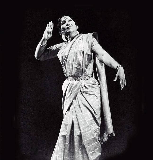 M S Subbulakshmi and dancer T Balasaraswathi in provocative photo