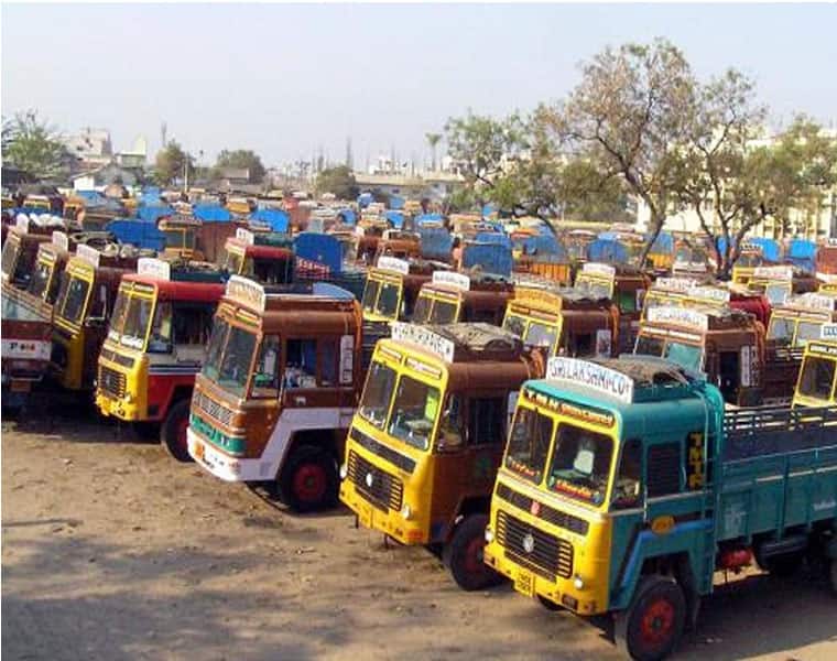 Deference Between Fines Of Trucks Heavy Vehicles  And Two Wheeler  While Hiding Number Plates