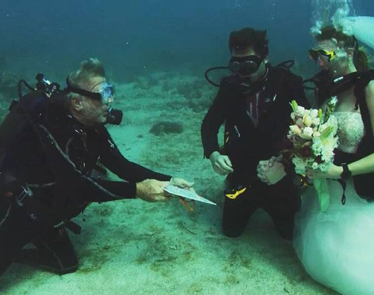 florida love couple wedding in underwater