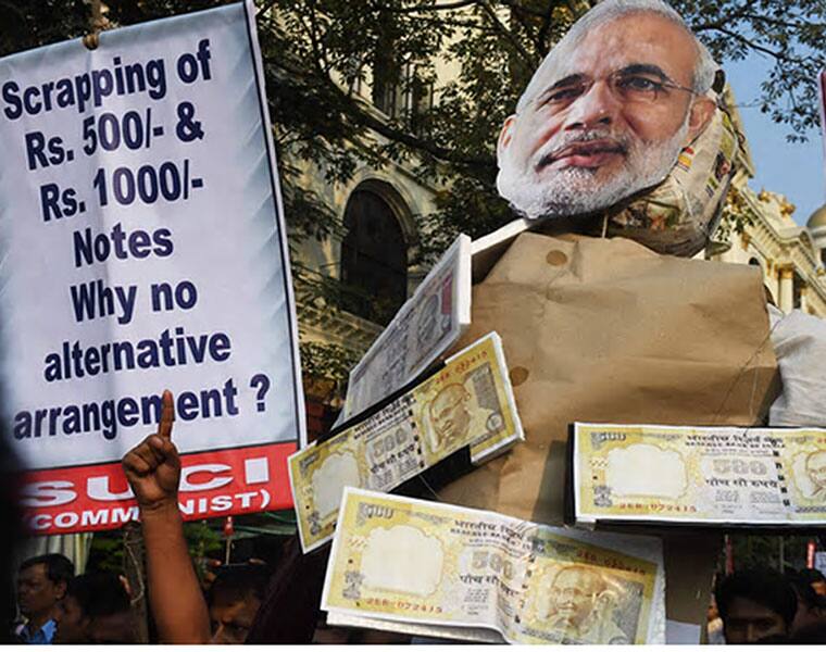 How the world viewing Indian currency crisis