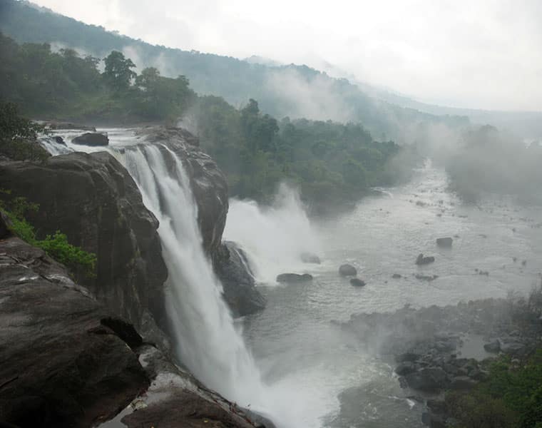 rainy days athirappilly waterfalls become attractive