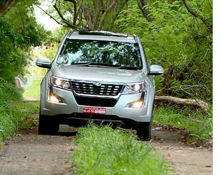 Mahindra Discontinues XUV500 Diesel Auto AWD  And Petrol Model