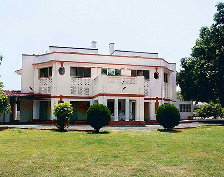 largest CM residence in country