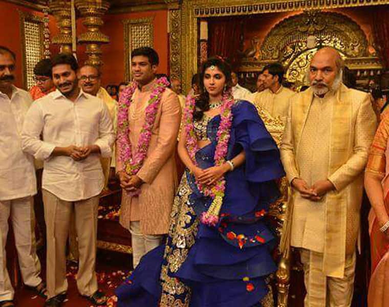 Vvips attends the granddaughters marriage of ramoji rao