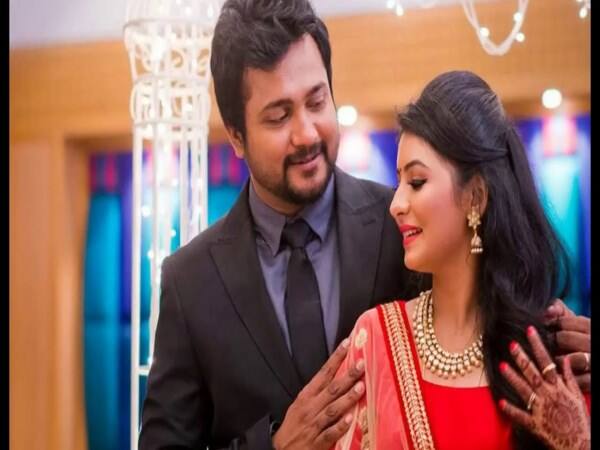bobby simha muthra daughter photo goes to  viral