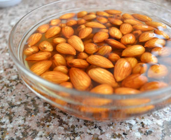 Raw almonds vs. Soaked almonds: What's better and why?