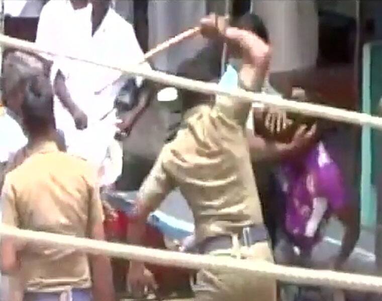 Communists who protest in support of the farmers,  Police rounded up and attack and loaded in a vehicle .. !!