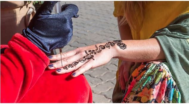 lack mehandi faded girls life into darkness