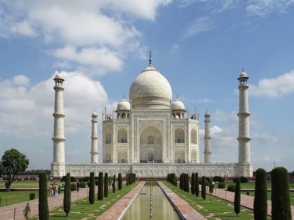 central governtment plans to reschedule the visitors timing in taj mahal