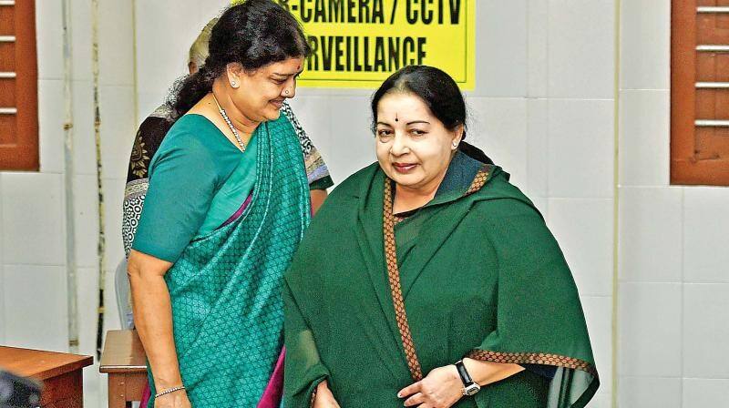 Sasikala is recruiting her personal security team in afraid of ADMK