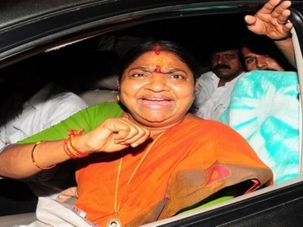 admk ex minister valarmathy has infected corona -and she admitted in private hospital