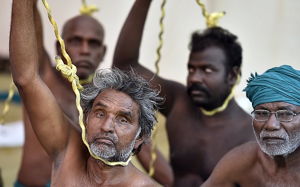 Ayyakannu Tamil Nadu farmers protest centre not responding skull naked protest